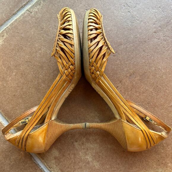 Bronx "Pilar" Huarache Inspired Tooled Leather Ankle Strap Mid-Heels size 7.5 - Picture 9 of 15